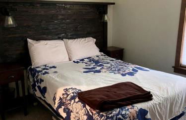 Scenic Mountain Cabin with Creekside Deck & Outdoor Fireplace near North Meadow Creek, Montana - Foto 31