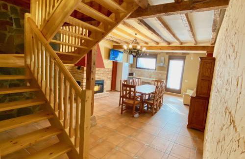 La Parada de Jimena-Casa rústica rodeada de bodegas en Rueda - Foto 1