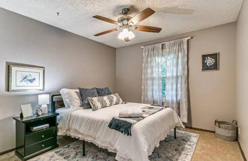 Parkside Getaway- Spacious Six Bedroom Home for Families & Friends - Foto 38