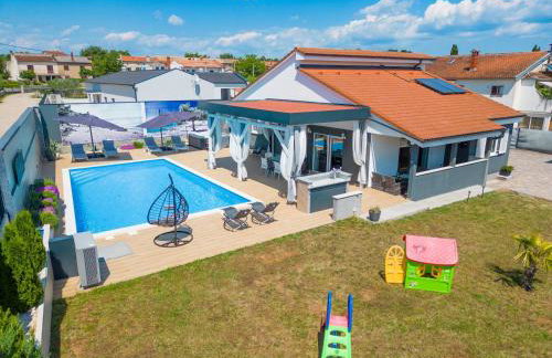 Villa Beauty with heated pool and jacuzzi - Photo 8