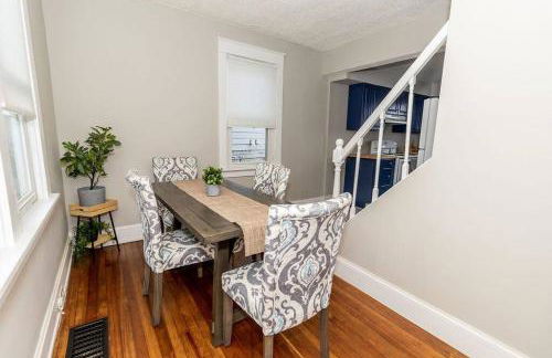 Cozy Riverfront Bungalow with Stunning Views - Foto 5