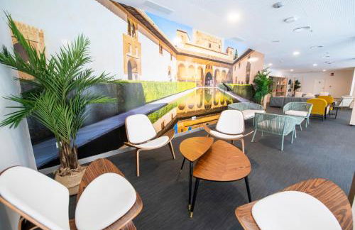 Bravo Students Granada - Photo 8