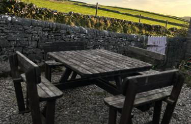 Thors Cave Cabin, Peak District - Photo 32