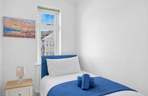 3BR Home for 6 in Rainham, Parking & Wi-Fi - Foto 10