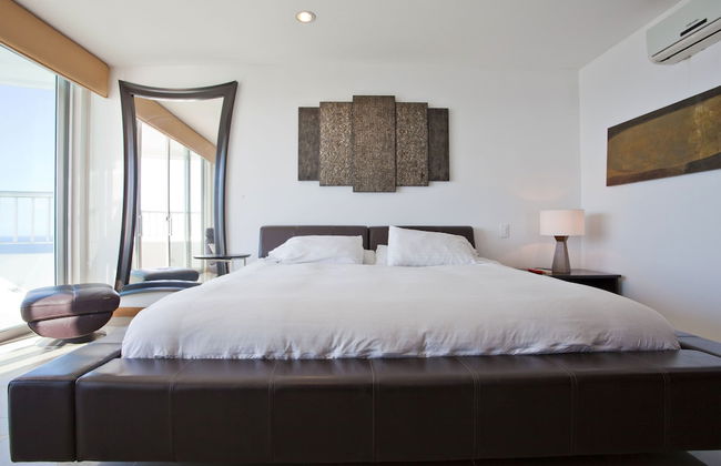 Palmetto Penthouse Deluxe Beautiful View and Sunset Floor 39 - Photo 2