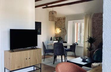 The Village View Apartment - Photo 3