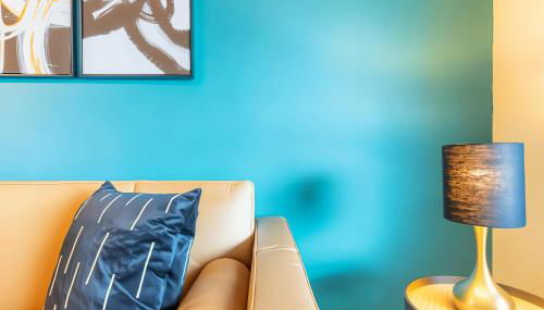 Chic King 1BR Downtown Access Pool Parking Gym - Foto 4