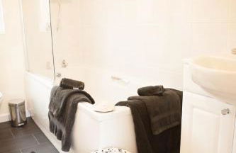 Strathearn Lodge - Photo 3