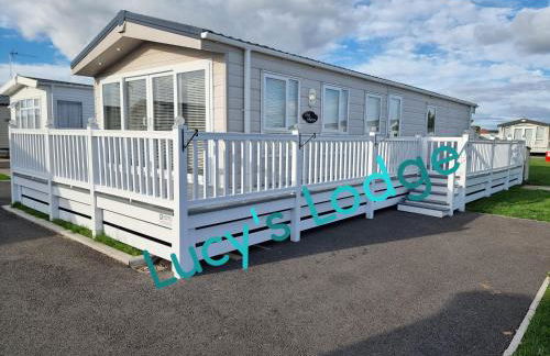 Lucy's Lodge - Photo 1