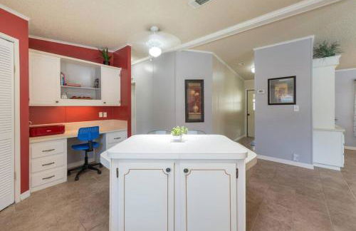 Disney Backyard Oasis - Foto 33