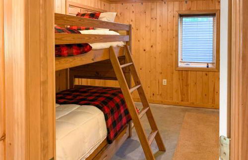 Lakefront Log Cabin with Dock about 9 Mi to Lutsen Mtn - Foto 23