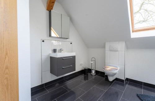 Moderne Doppelhaushälfte mit Garten & Terrasse I Free Wifi I Free Parking - Foto 26