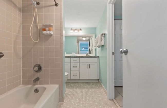 Updated Ocean Front Condo Aquamarine Suite 201 - Foto 13