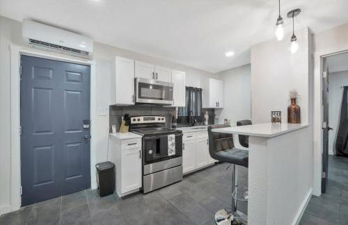 Walk to Stadium, 2 Parking spots, Dog Park, BBQ - Foto 20