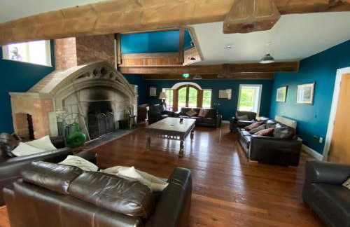 Royal Portrush Golfing Base- Riverside Renovated Flax Mill - Foto 8