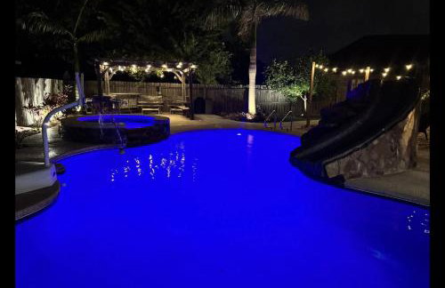 Backyard Oasis in Brownsville! - Photo 7