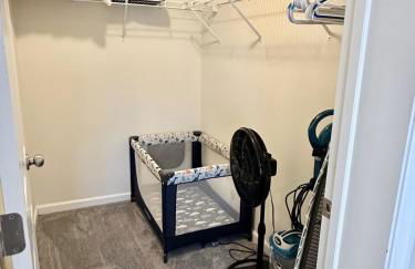 5BR Waterfront Hot Tub Kids Playscape Pets Family Compound! - Foto 76