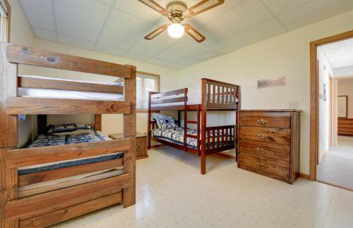 Lakeside Michigan Retreat with Boat Dock and Fireplace - Foto 23