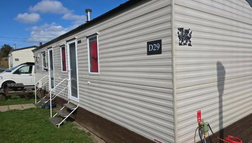 Light and Airy 2 Bedroom Mobile Home - Foto 2