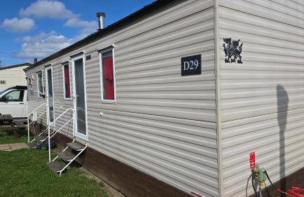 Light and Airy 2 Bedroom Mobile Home - Foto 2