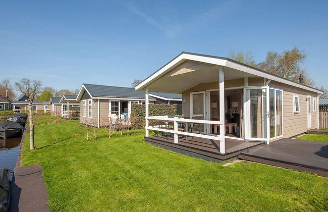 Lakeside Cottage With Boat - Photo 35
