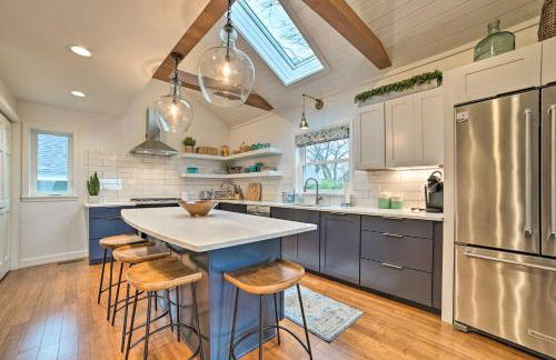 Chic Manistee Cottage Steps to Lake Michigan! - Foto 8