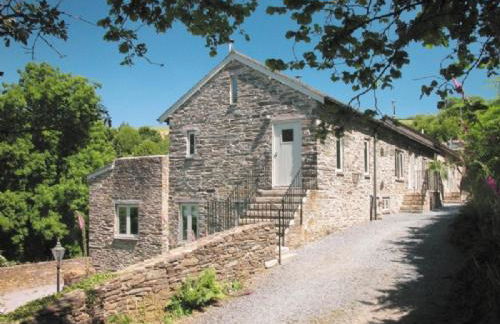 Yennadon Barn - Photo 1