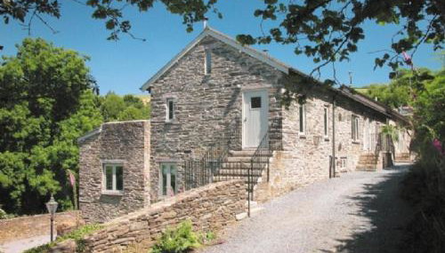 Yennadon Barn - Photo 1