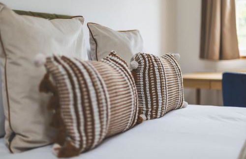 Elegant 1BDR Flat with Private Patio - Foto 18