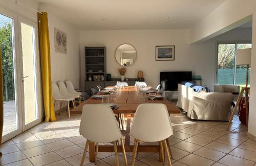 Villa des pontons Maison 5 chambres avec grand jardin clos et belle terrasse séjour spacieux lumineux à 2 kms de la plage d'Arromanches près de Bayeux, Omaha beach - table de ping pong - garage - Foto 14