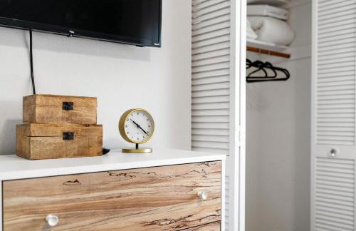 Stylish coastal retreat with Heated Saltwater pool - Foto 42