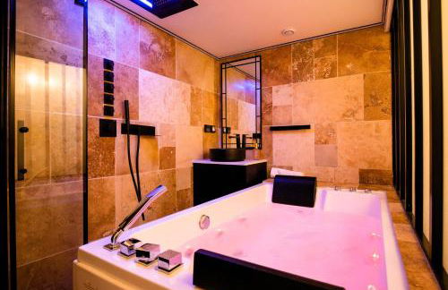 Cristalys Loveroom & Spa - Foto 11