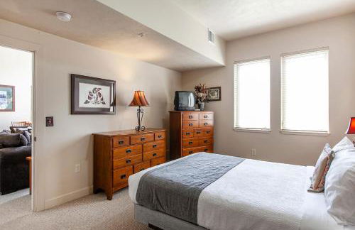 Crestview Condominiums by All Seasons Resort Lodging - Photo 132