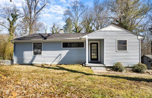 Cozy Home in Oak Ridge w 3BR - Foto 31