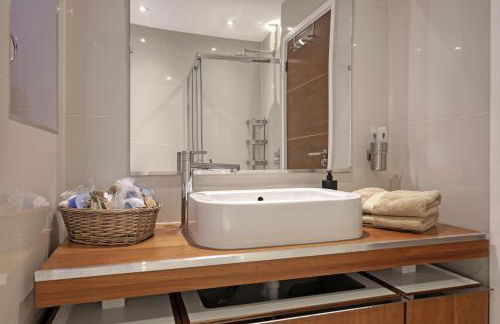 Dove House Wanstead - Stunning 4 Bedroom, 3 Bathroom House with Private Hottub & Gym - Escape London, in Lonon - Foto 35