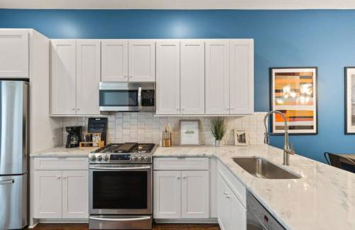 Walk to Vanderbilt and Belmont with Garage and Rooftop Deck - Foto 17