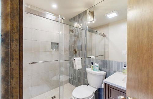 Remodeled Mountain-View Escape - Foto 18