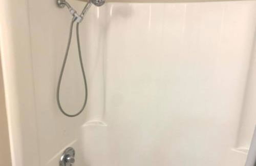 The House Hotels - 4 Beds, huge yard, secluded, and central! - Foto 17