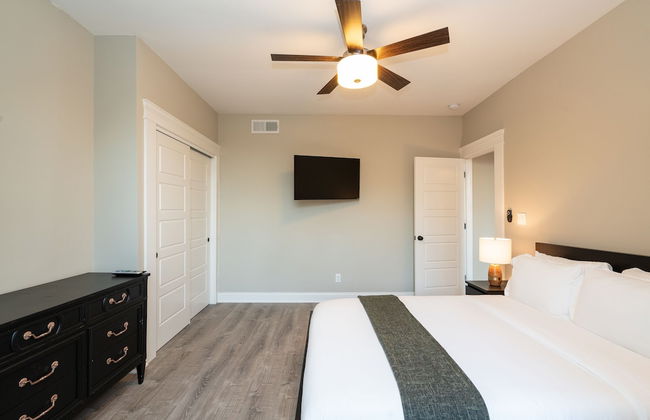 Historic Haven | JZ Vacation Rentals - Photo 4