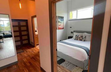 Blue Owl - Tree House Views! Couples Getaway! - Foto 17