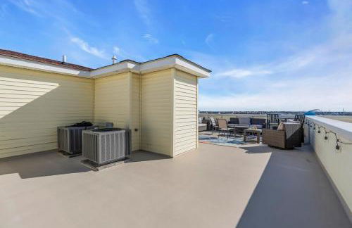 Rooftop Townhouse with 360 Views and Free Parking - Foto 25