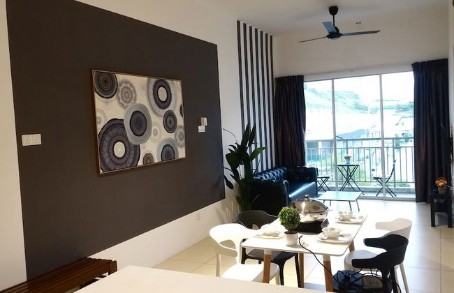 Misty Wonderland Next to Night Market - Foto 14