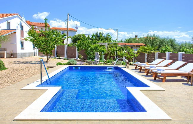 Tranquil Getaway Polje Villa With Pool - Foto 33