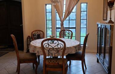 The Monarch - Foto 21