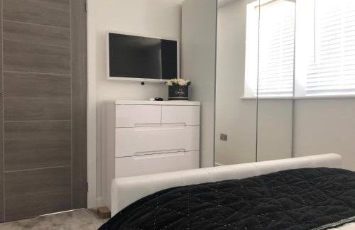 Contemporary 2 bedroom eco home with a twist - Photo 14