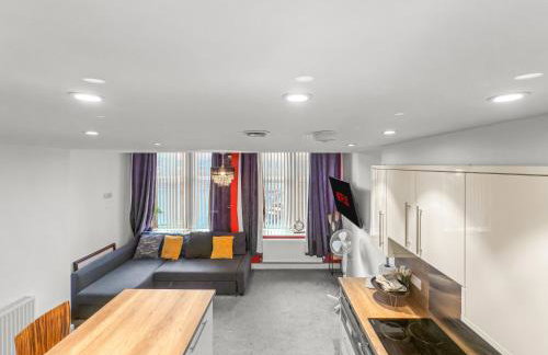 Flat 2 - Luxury Bolton City Centre Apartments - Photo 9