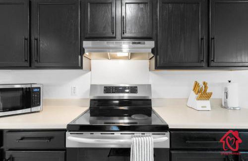 Georgian Oasis with Private Pool - An Irvie Home - Foto 44