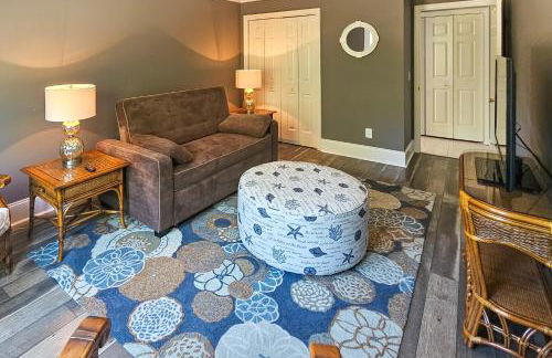 Marina and Pool Roomy Golf-View Home in Southport - Foto 20