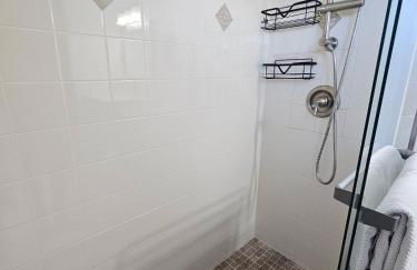 "Canal Dreams" 3 BR2 BA pool home on the canal - Foto 70