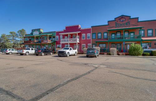 Families Welcome! Overgaard Cabin with Playground - Foto 24